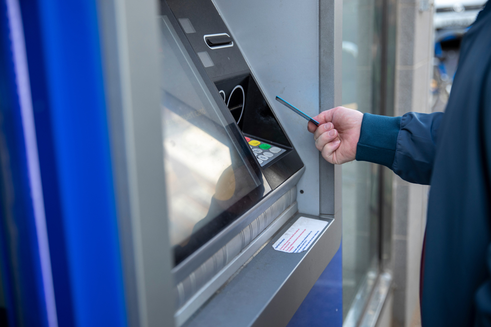 En Allemagne, les distributeurs de billets sont nombreux et faciles d'accès.