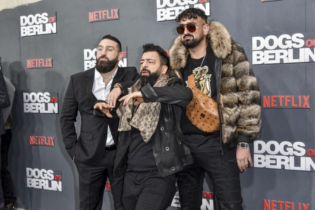 Le rappeur Haftbefehl joue son propre rôle dans la série Netflix "Dogs of Berlin".